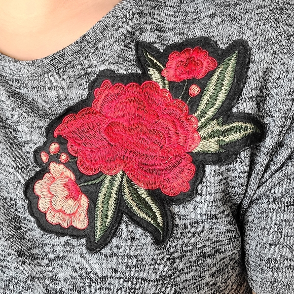 Twik flower patch t-shirt in like new condition - Picture 7 of 7